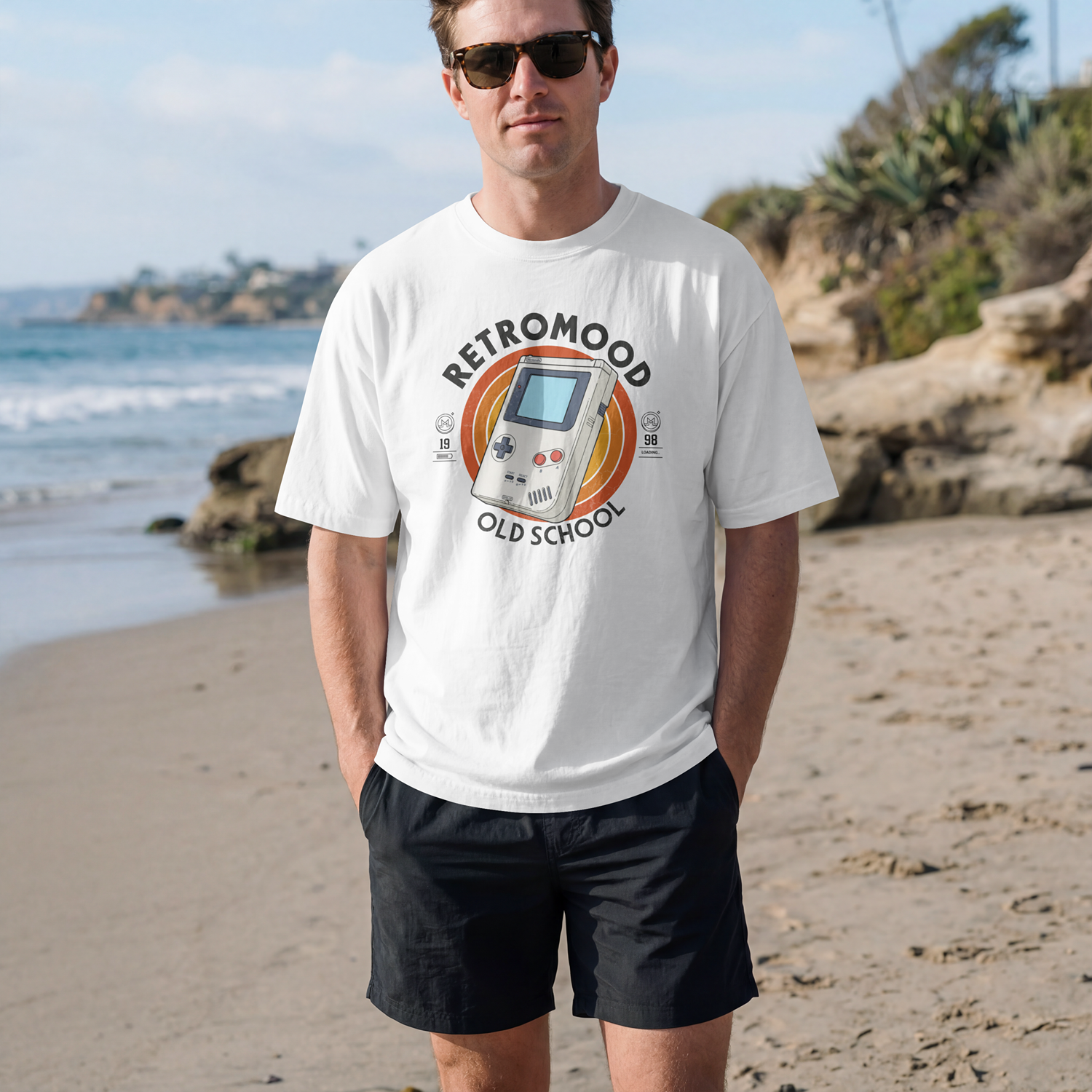 SOLAÉ Oversized Tee · Retromood Old School
